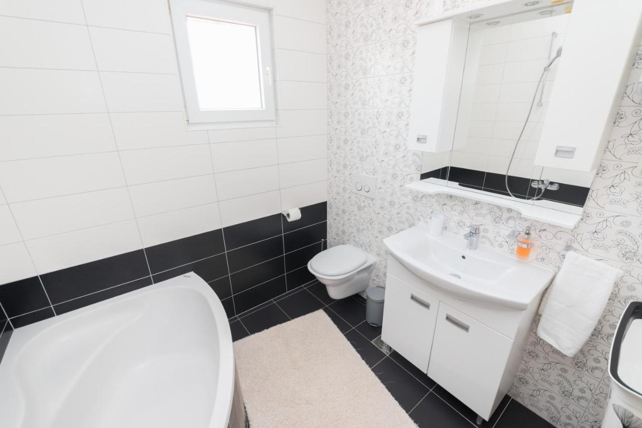 Turta Apartment Zára Kültér fotó