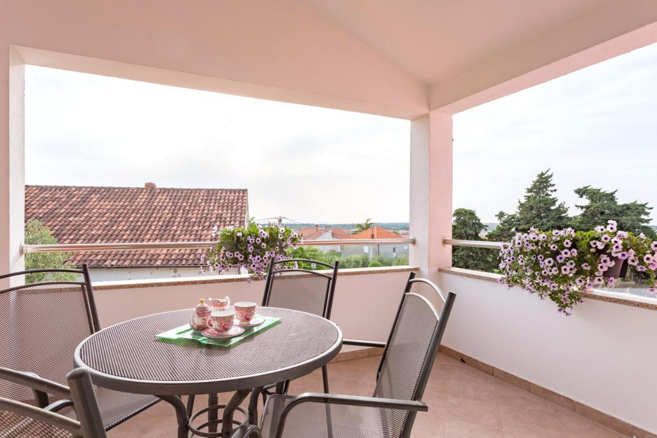 Turta Apartment Zára Kültér fotó