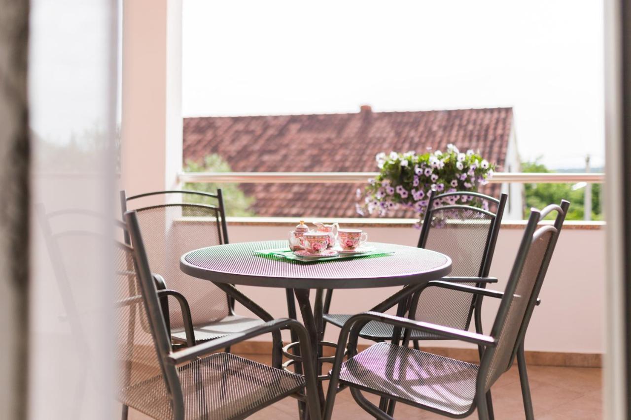 Turta Apartment Zára Kültér fotó